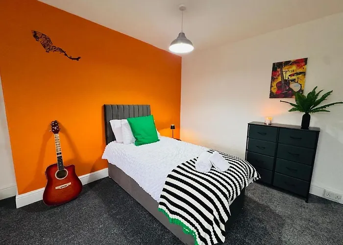 Vulcan - 3 Bedrooms - Sleeps 6 *