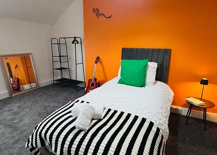 Vulcan - 3 Bedrooms - Sleeps 6