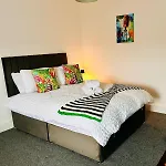 Quirky Vibe - 3 Bedrooms - Sleeps 6