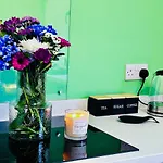 Quirky Vibe - 3 Bedrooms - Sleeps 6