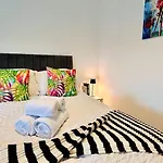 Quirky Vibe - 3 Bedrooms - Sleeps 6 Apartamento Workington