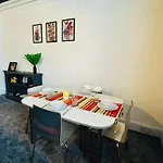 Quirky Vibe - 3 Bedrooms - Sleeps 6