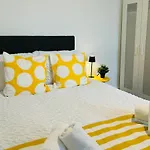 Quirky Vibe - 3 Bedrooms - Sleeps 6