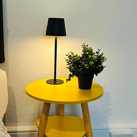 Apartment Quirky Vibe - 3 Bedrooms - Sleeps 6 *