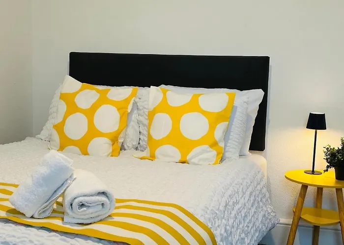 Quirky Vibe - 3 Bedrooms - Sleeps 6 Workington