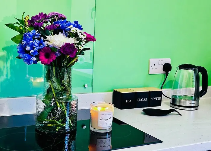 Quirky Vibe - 3 Bedrooms - Sleeps 6