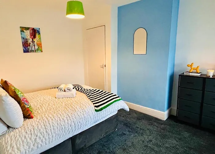 Quirky Vibe - 3 Bedrooms - Sleeps 6 Workington