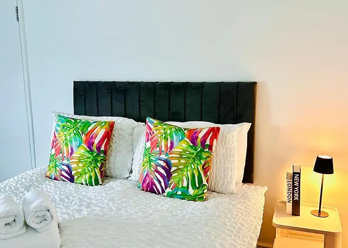 Apartment Quirky Vibe - 3 Bedrooms - Sleeps 6 Workington