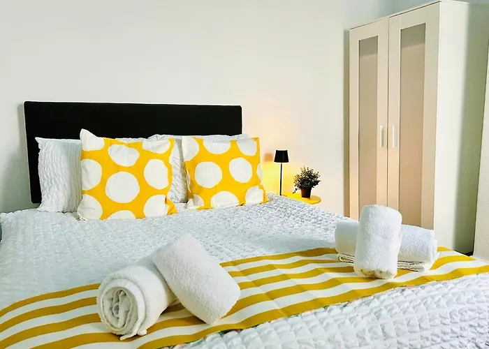 Apartment Quirky Vibe - 3 Bedrooms - Sleeps 6 Workington