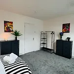 Apartment Quirky Vibe - 3 Bedrooms - Sleeps 6 Workington