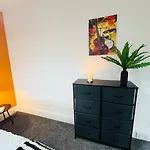 Apartment Quirky Vibe - 3 Bedrooms - Sleeps 6