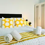 Apartment Quirky Vibe - 3 Bedrooms - Sleeps 6 Workington