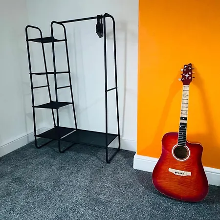 Quirky Vibe - 3 Bedrooms - Sleeps 6 * וורקינגטון