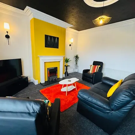 Quirky Vibe - 3 Bedrooms - Sleeps 6 * וורקינגטון